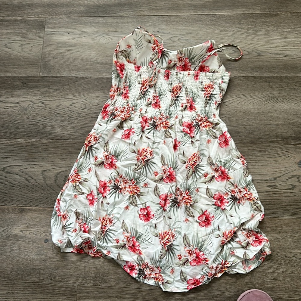 Cute Spring Break Dress! - Picture 2 of 2